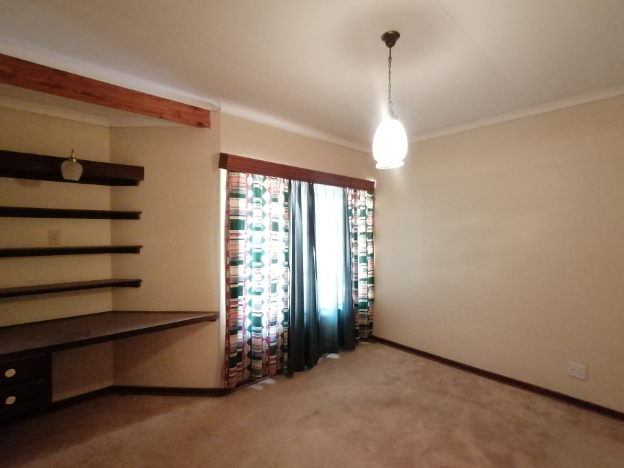 5 Bedroom Property for Sale in Vaal Park North West